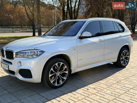 Белый БМВ Х5, объемом двигателя 3 л и пробегом 140 тыс. км за 26500 $, фото 1 на Automoto.ua