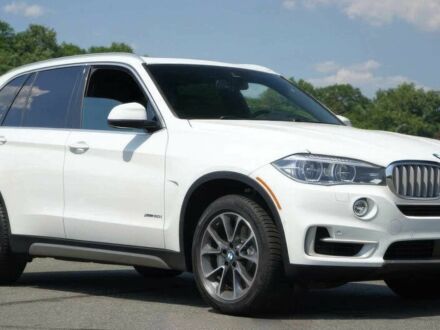 БМВ Х5 2018 в Днепре (Днепропетровске) на Automoto.ua Белый БМВ Х5, объемом двигателя 4.4 л и пробегом 33 тыс. км за 10800 $, фото 1 на Automoto.ua