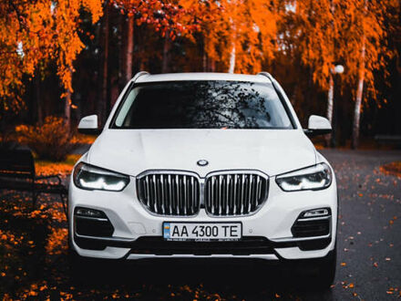 Белый БМВ Х5, объемом двигателя 3 л и пробегом 160 тыс. км за 46200 $, фото 1 на Automoto.ua