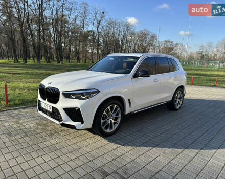 Белый БМВ Х5, объемом двигателя 3 л и пробегом 104 тыс. км за 47500 $, фото 1 на Automoto.ua