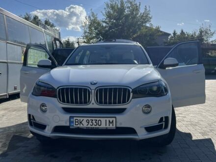Білий БМВ Х5, об'ємом двигуна 2 л та пробігом 50 тис. км за 37499 $, фото 1 на Automoto.ua