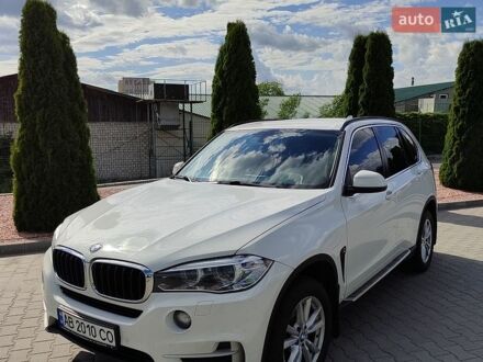 Белый БМВ Х5, объемом двигателя 2 л и пробегом 105 тыс. км за 30100 $, фото 1 на Automoto.ua