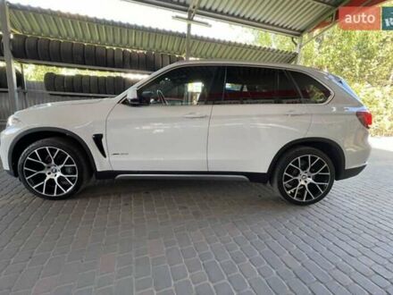 Белый БМВ Х5, объемом двигателя 3 л и пробегом 77 тыс. км за 36500 $, фото 1 на Automoto.ua