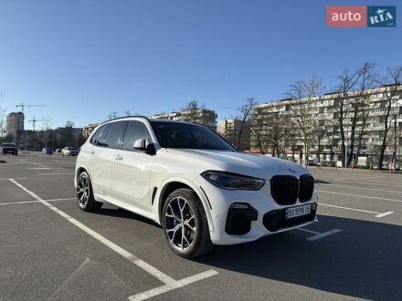 Белый БМВ Х5, объемом двигателя 3 л и пробегом 106 тыс. км за 57000 $, фото 1 на Automoto.ua