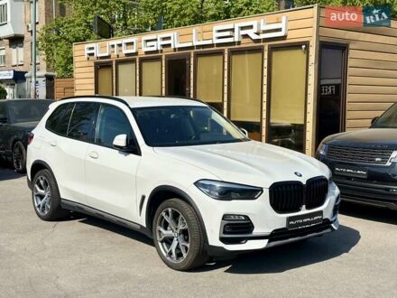 БМВ Х5 2019 в Киеве на Automoto.ua Белый БМВ Х5, объемом двигателя 2 л и пробегом 184 тыс. км за 42999 $, фото 1 на Automoto.ua