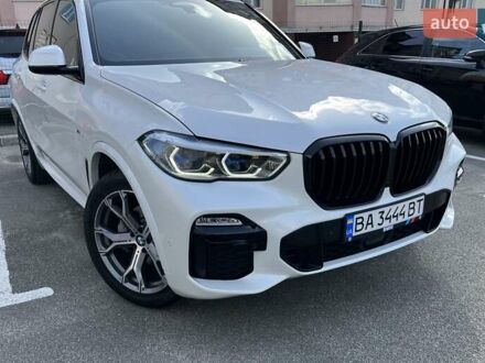 Белый БМВ Х5, объемом двигателя 3 л и пробегом 92 тыс. км за 52999 $, фото 1 на Automoto.ua