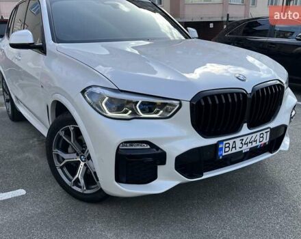 Белый БМВ Х5, объемом двигателя 3 л и пробегом 92 тыс. км за 52999 $, фото 1 на Automoto.ua