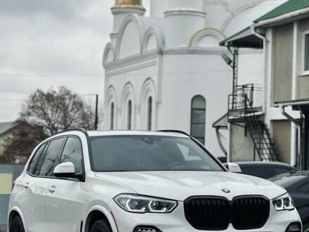Белый БМВ Х5, объемом двигателя 3 л и пробегом 20 тыс. км за 68500 $, фото 1 на Automoto.ua