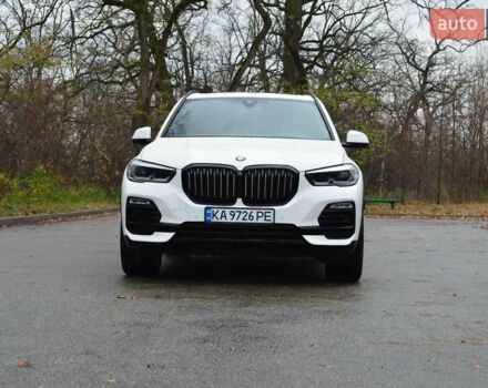 Белый БМВ Х5, объемом двигателя 3 л и пробегом 117 тыс. км за 56000 $, фото 1 на Automoto.ua