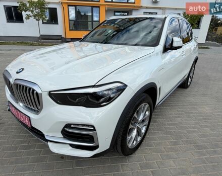 Белый БМВ Х5, объемом двигателя 3 л и пробегом 63 тыс. км за 49999 $, фото 1 на Automoto.ua
