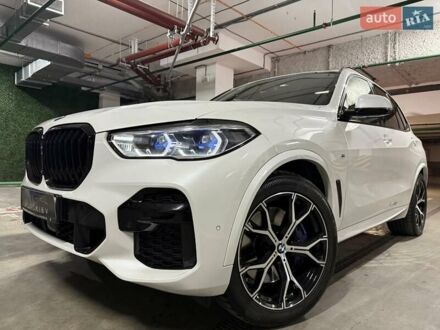 БМВ Х5 2021 в Киеве на Automoto.ua Белый БМВ Х5, объемом двигателя 4.39 л и пробегом 58 тыс. км за 78500 $, фото 1 на Automoto.ua
