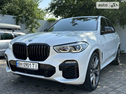 Белый БМВ Х5, объемом двигателя 3 л и пробегом 112 тыс. км за 81999 $, фото 1 на Automoto.ua