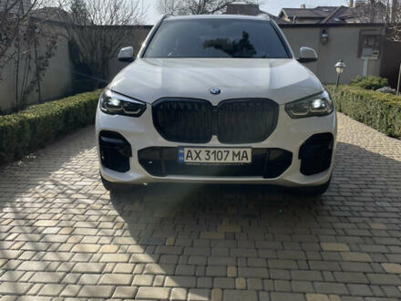 БМВ Х5 2021 в Харькове на Automoto.ua Белый БМВ Х5, объемом двигателя 2 л и пробегом 49 тыс. км за 65900 $, фото 1 на Automoto.ua