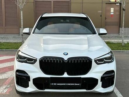 Белый БМВ Х5, объемом двигателя 2 л и пробегом 49 тыс. км за 69900 $, фото 1 на Automoto.ua