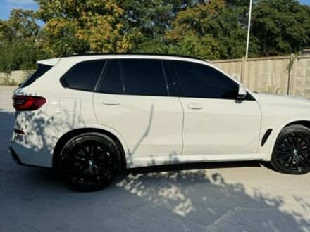 Білий БМВ Х5, об'ємом двигуна 2.99 л та пробігом 100 тис. км за 63000 $, фото 1 на Automoto.ua