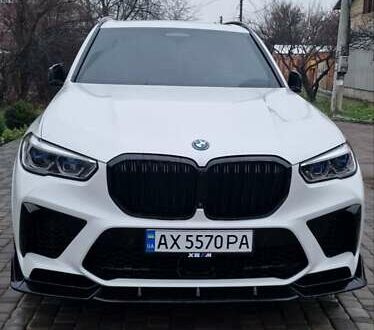 Белый БМВ Х5, объемом двигателя 3 л и пробегом 89 тыс. км за 82000 $, фото 1 на Automoto.ua