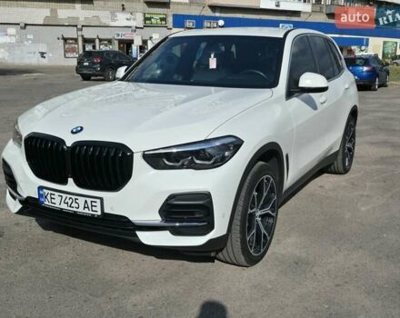 Белый БМВ Х5, объемом двигателя 2 л и пробегом 21 тыс. км за 59000 $, фото 1 на Automoto.ua