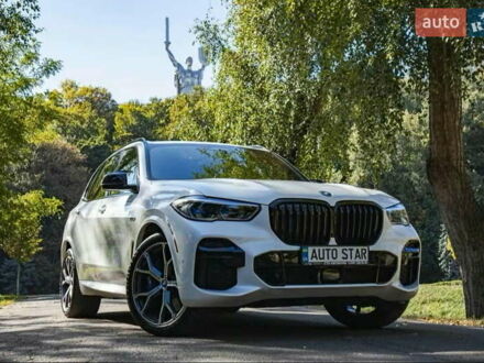 Белый БМВ Х5, объемом двигателя 3 л и пробегом 63 тыс. км за 69900 $, фото 1 на Automoto.ua