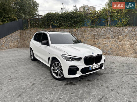 Белый БМВ Х5, объемом двигателя 3 л и пробегом 16 тыс. км за 79500 $, фото 1 на Automoto.ua