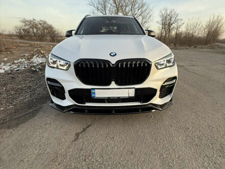БМВ Х5 2022 в Днепре (Днепропетровске) на Automoto.ua Белый БМВ Х5, объемом двигателя 2.99 л и пробегом 25 тыс. км за 81500 $, фото 1 на Automoto.ua