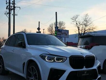 Белый БМВ Х5, объемом двигателя 3 л и пробегом 17 тыс. км за 64900 $, фото 1 на Automoto.ua