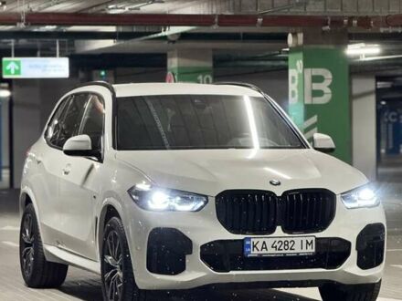 БМВ Х5 2022 в Хусте на Automoto.ua Белый БМВ Х5, объемом двигателя 3 л и пробегом 24 тыс. км за 74800 $, фото 1 на Automoto.ua