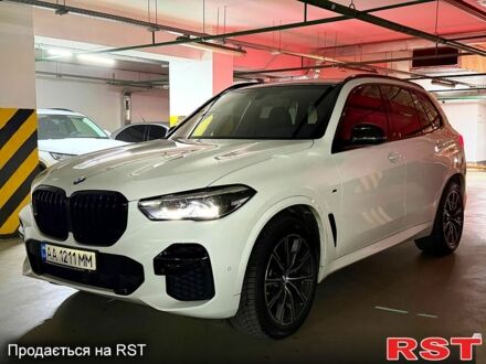 Белый БМВ Х5, объемом двигателя 3 л и пробегом 44 тыс. км за 68900 $, фото 1 на Automoto.ua