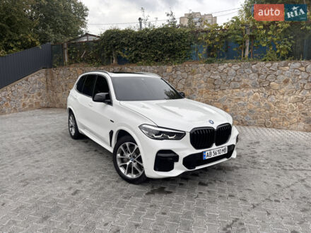 Белый БМВ Х5, объемом двигателя 3 л и пробегом 23 тыс. км за 75900 $, фото 1 на Automoto.ua