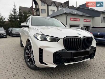 Белый БМВ Х5, объемом двигателя 2.99 л и пробегом 66 тыс. км за 99933 $, фото 1 на Automoto.ua