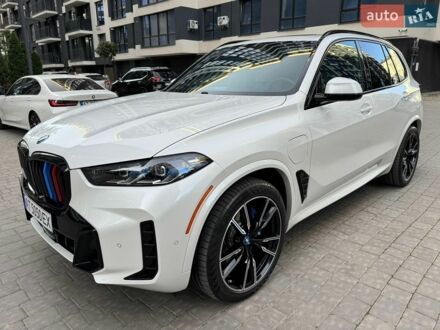 Белый БМВ Х5, объемом двигателя 3 л и пробегом 33 тыс. км за 94900 $, фото 1 на Automoto.ua