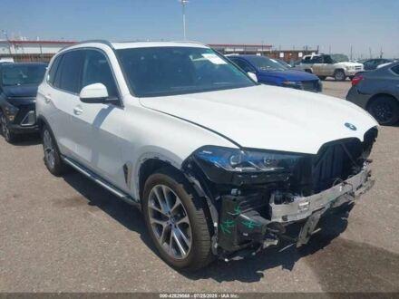 Белый БМВ Х5, объемом двигателя 3 л и пробегом 16 тыс. км за 30700 $, фото 1 на Automoto.ua