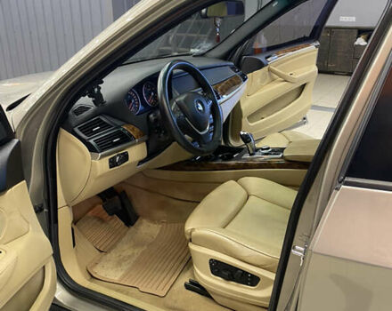 Бежевий БМВ Х5, об'ємом двигуна 3 л та пробігом 267 тис. км за 15000 $, фото 6 на Automoto.ua