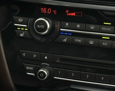 Бежевий БМВ Х5, об'ємом двигуна 3 л та пробігом 305 тис. км за 18990 $, фото 17 на Automoto.ua