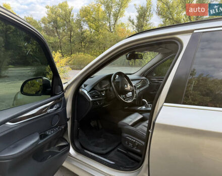 Бежевый БМВ Х5, объемом двигателя 2.99 л и пробегом 219 тыс. км за 35000 $, фото 4 на Automoto.ua