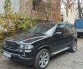 Черный БМВ Х5, объемом двигателя 4 л и пробегом 300 тыс. км за 4500 $, фото 1 на Automoto.ua