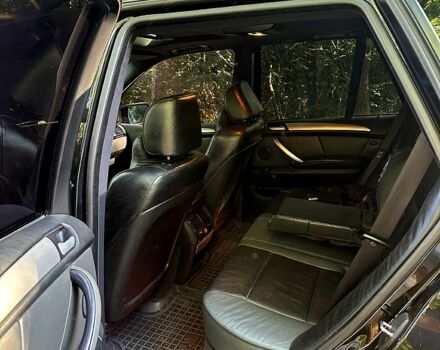 Черный БМВ Х5, объемом двигателя 4.4 л и пробегом 400 тыс. км за 8300 $, фото 7 на Automoto.ua