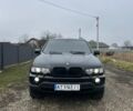 Черный БМВ Х5, объемом двигателя 4.4 л и пробегом 350 тыс. км за 6700 $, фото 1 на Automoto.ua