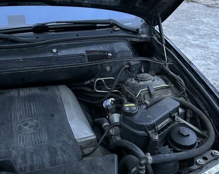 Чорний БМВ Х5, об'ємом двигуна 0.46 л та пробігом 360 тис. км за 10000 $, фото 5 на Automoto.ua