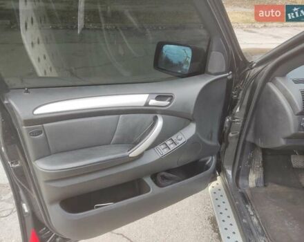 Черный БМВ Х5, объемом двигателя 4.4 л и пробегом 233 тыс. км за 9500 $, фото 3 на Automoto.ua