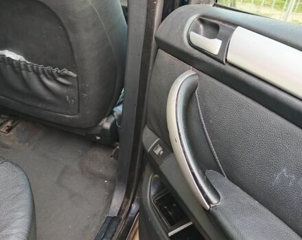 Черный БМВ Х5, объемом двигателя 3 л и пробегом 330 тыс. км за 6000 $, фото 6 на Automoto.ua