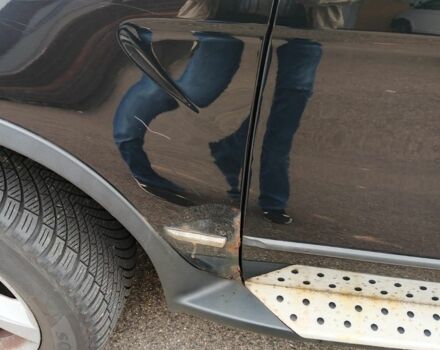 Черный БМВ Х5, объемом двигателя 3 л и пробегом 330 тыс. км за 6000 $, фото 3 на Automoto.ua