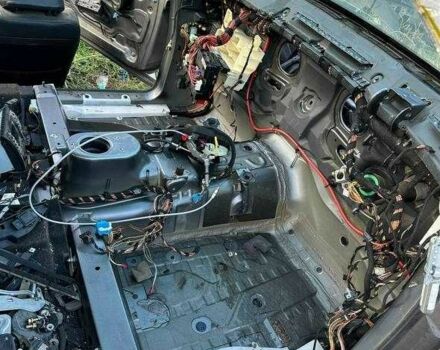 Чорний БМВ Х5, об'ємом двигуна 3 л та пробігом 312 тис. км за 3200 $, фото 9 на Automoto.ua