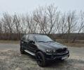 Черный БМВ Х5, объемом двигателя 3 л и пробегом 400 тыс. км за 6000 $, фото 1 на Automoto.ua