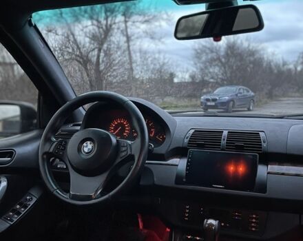 Черный БМВ Х5, объемом двигателя 4.4 л и пробегом 350 тыс. км за 8000 $, фото 10 на Automoto.ua