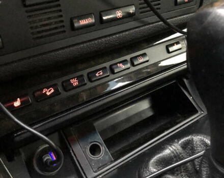 Чорний БМВ Х5, об'ємом двигуна 2.99 л та пробігом 300 тис. км за 12000 $, фото 12 на Automoto.ua