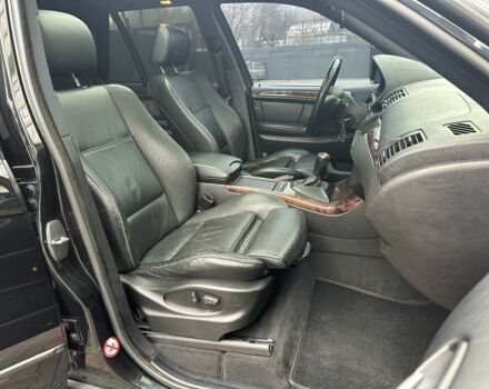 Черный БМВ Х5, объемом двигателя 4.4 л и пробегом 265 тыс. км за 11500 $, фото 20 на Automoto.ua