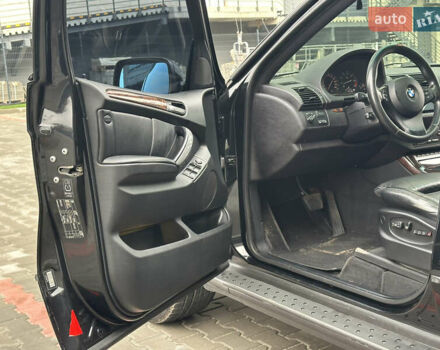Черный БМВ Х5, объемом двигателя 4.4 л и пробегом 265 тыс. км за 10000 $, фото 29 на Automoto.ua