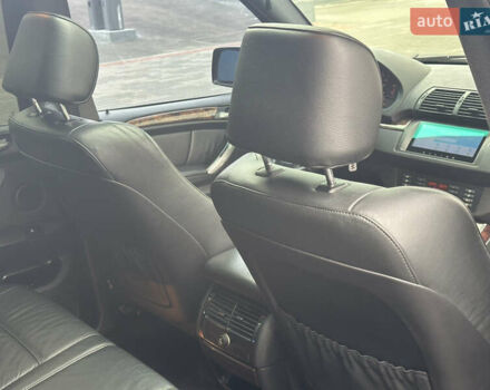 Черный БМВ Х5, объемом двигателя 4.4 л и пробегом 265 тыс. км за 10000 $, фото 39 на Automoto.ua