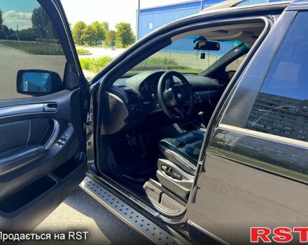 Черный БМВ Х5, объемом двигателя 3 л и пробегом 385 тыс. км за 8000 $, фото 4 на Automoto.ua