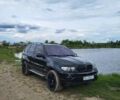 Черный БМВ Х5, объемом двигателя 4.4 л и пробегом 290 тыс. км за 9000 $, фото 1 на Automoto.ua